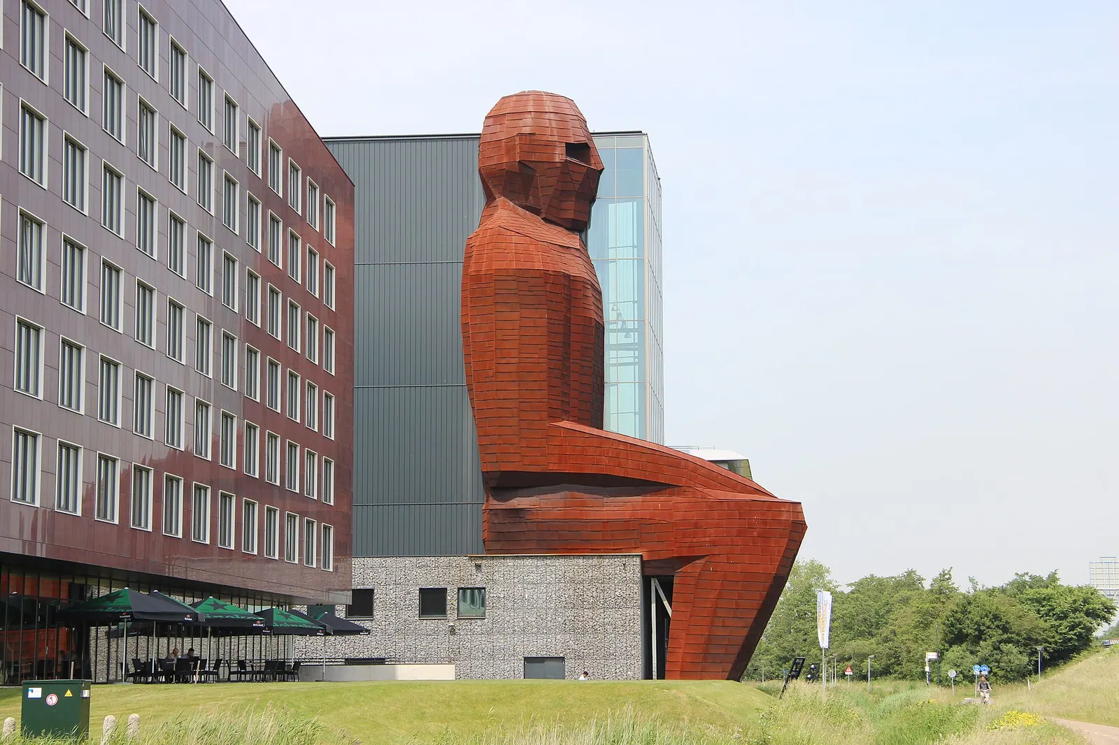 Het rode gebouw van CORPUS in Oegstgeest bij Leiden Het rode gebouw van CORPUS in Oegstgeest bij Leiden